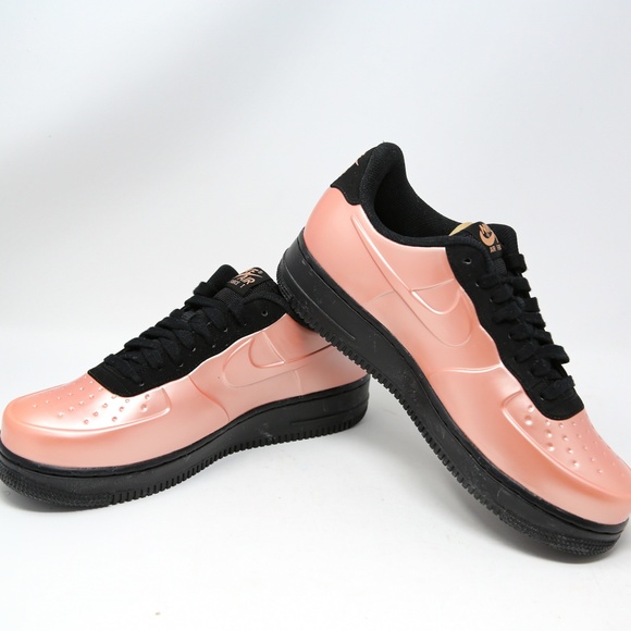 nike big swoosh sportswear